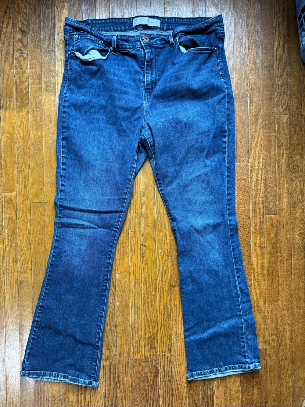 Women’s Classic Mid-Rise Blue Bootcut Jeans
